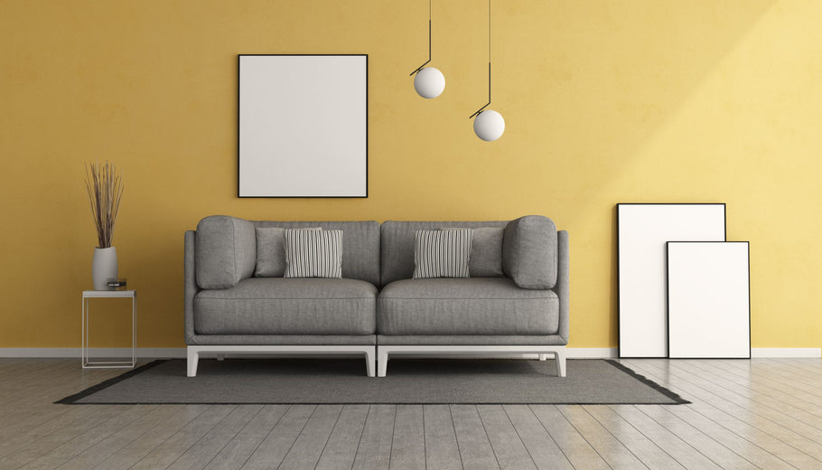 Stilvolle Akzente setzen: So finden Bilder die perfekte Position über dem Sofa